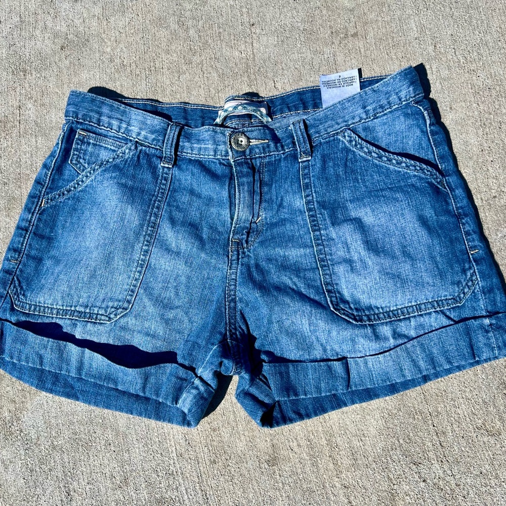 Levi’s Denim Blue Shorts~ Size 4